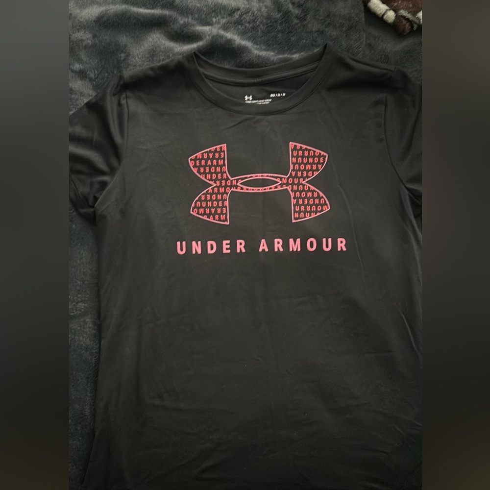 Under Armour loos fitting shirt